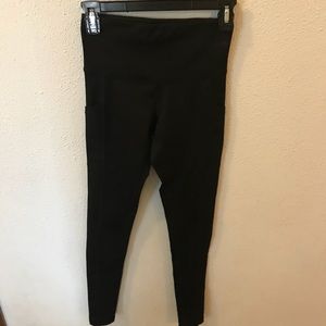 High-Waisted,Form-Fitting Black Yoga Pants